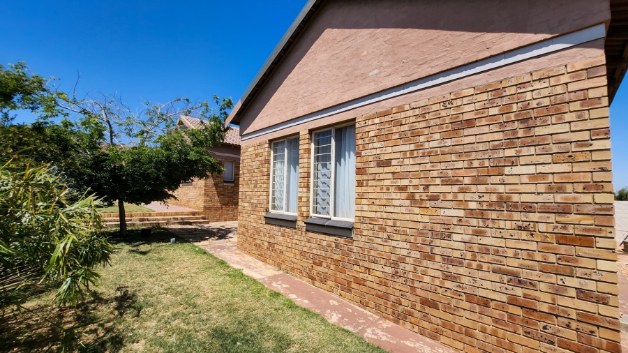 3 Bedroom Property for Sale in Wilkoppies North West